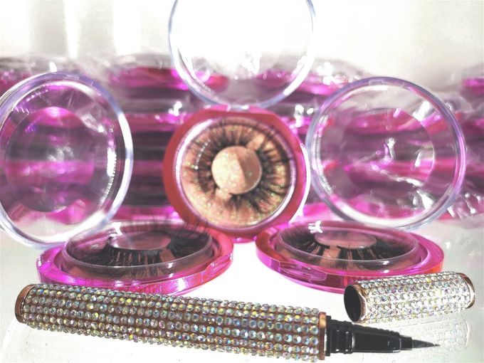 Kiinnittävä eyeliner 14,90€